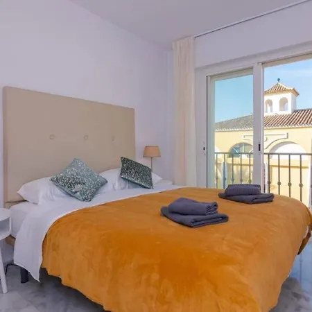 펜션 Modern Side Duplex Penthouse 에스테포나
