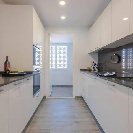 Modern Side Duplex Penthouse * 에스테포나